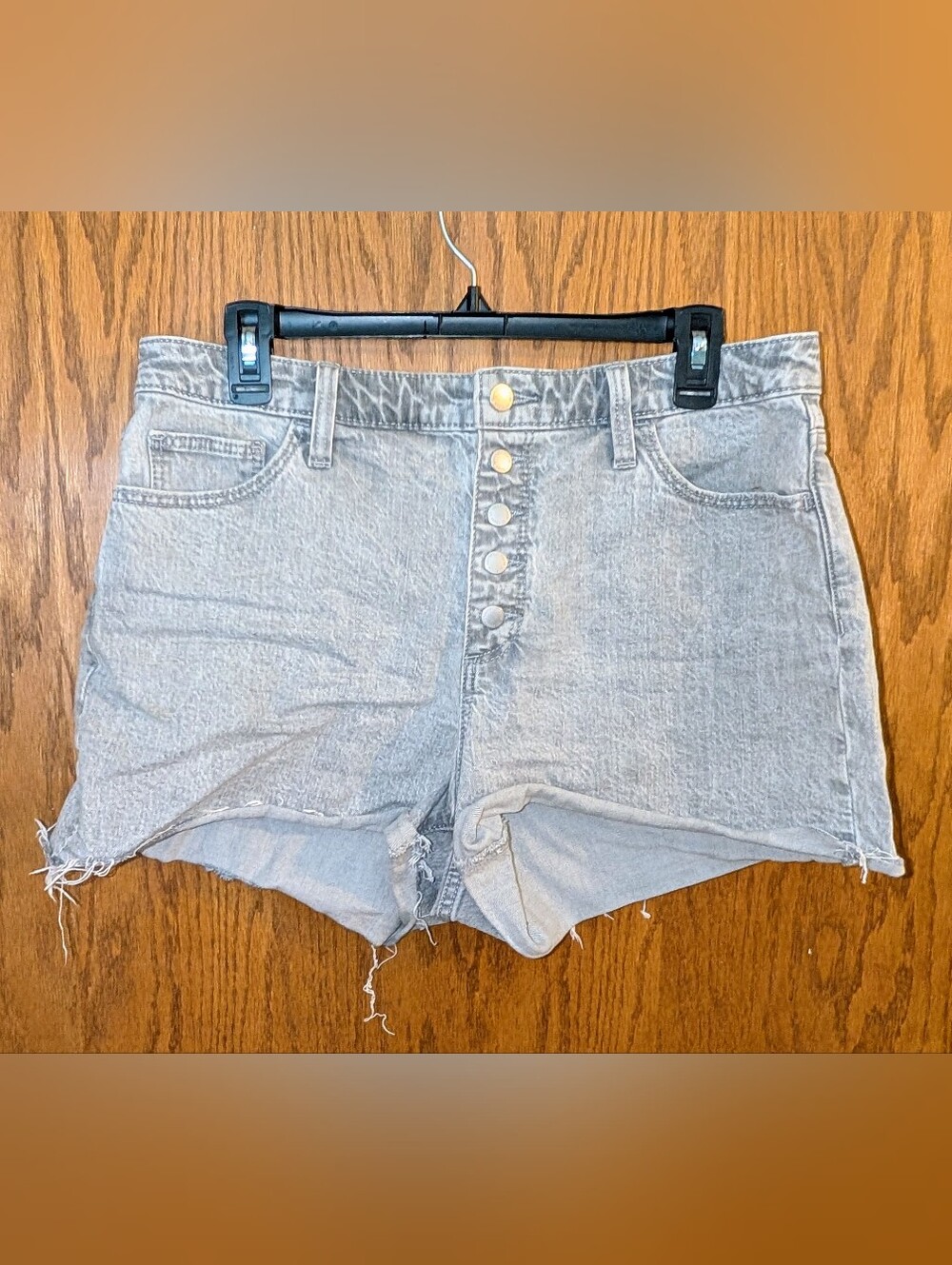 Universal Thread Vintage Midi Denim Shorts Women's Gray Denim Frayed Hem Shorts
